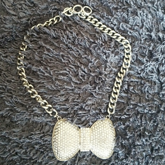 Jewelry - Silver Rhinestone Bow Statement Necklace